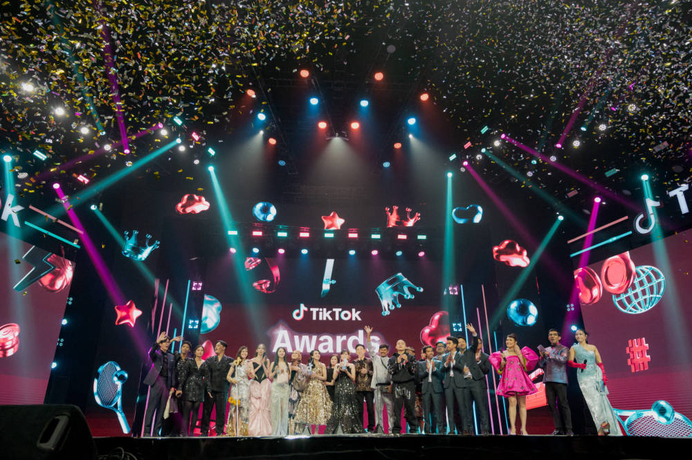TikTok Anugerahi Para Ikon Masa Depan di TikTok Awards Indonesia 2024: Kreator Seni, Erika Richardo Didapuk Jadi Creator of the Year