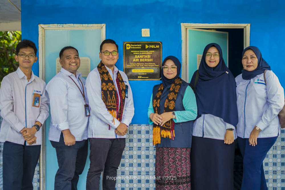 BSI MASLAHAT SALURKAN DANA TJSL PT PELNI BANTUAN SANITASI AIR BERSIH DAN MCK DI ENDE, NTT