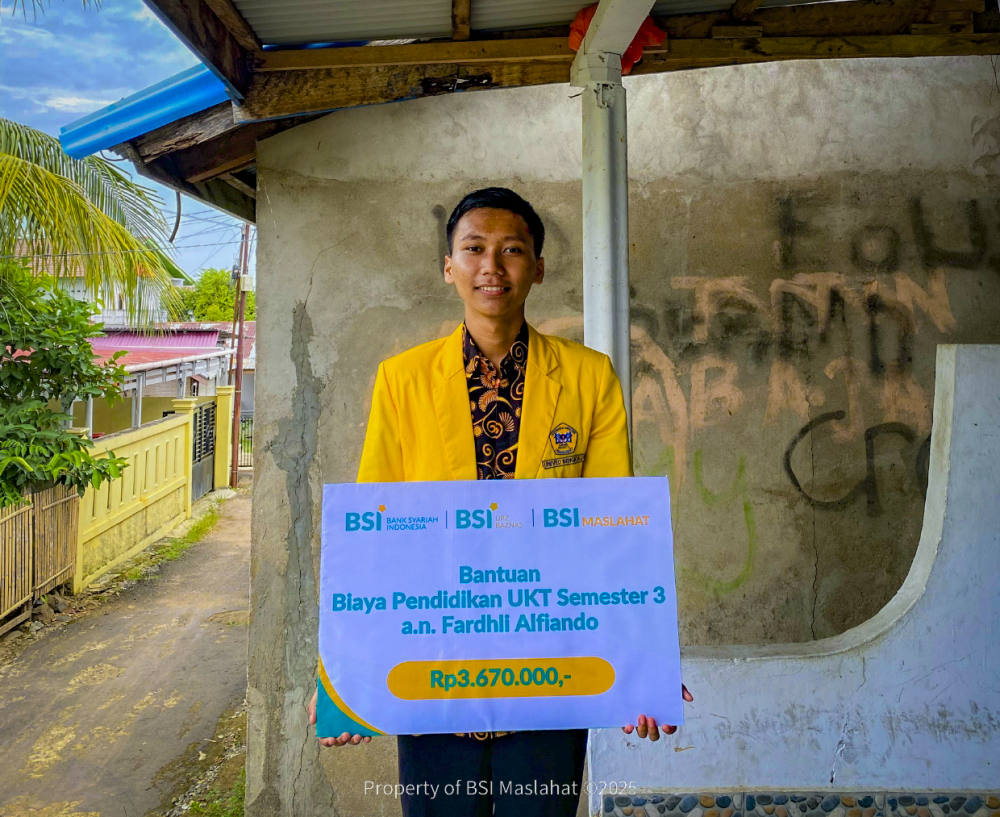 BSI Maslahat Bantu Biaya Pendidikan Anak Pedagang Siomay di Bengkulu
