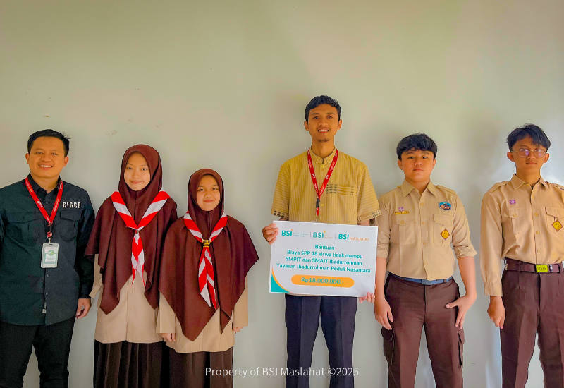 BSI MASLAHAT BANTU DANA PENDIDIKAN 18 SISWA TIDAK MAMPU