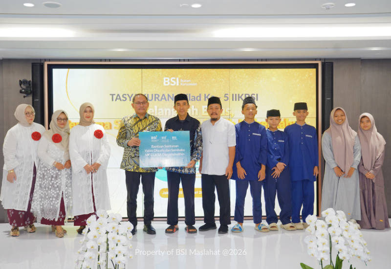 BSI Maslahat dan IIK BSI Pusat Tebar Santunan pada Milad ke-5 sebagai Wujud Kolaborasi Kebaikan di Ramadan