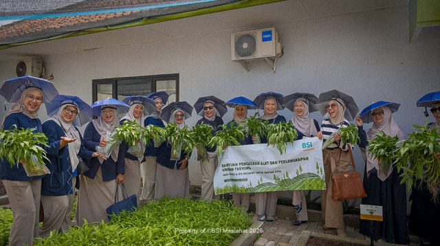 BSI Maslahat dan IIK BSI Gagas Urban Farming Atasi Limbah