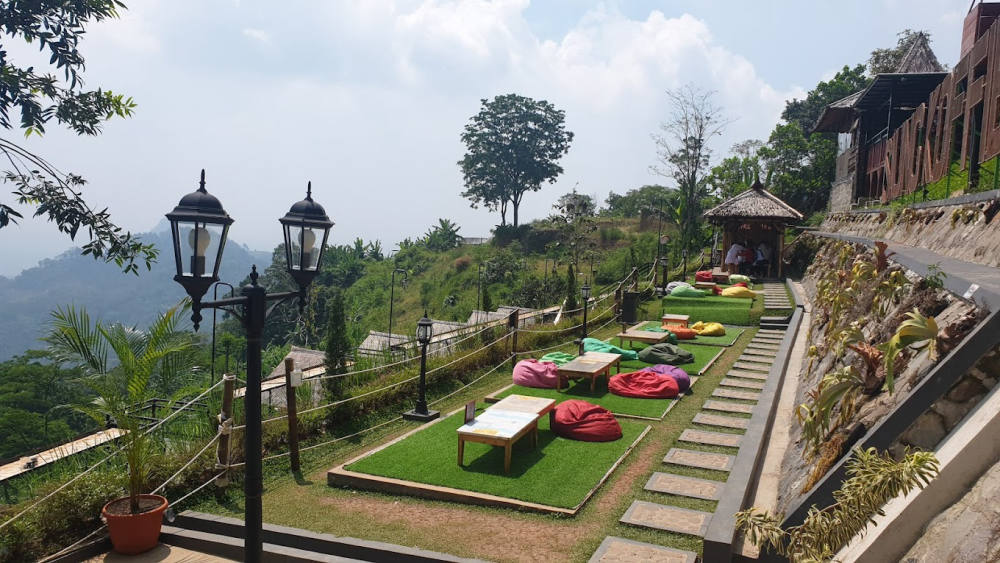 Tempat Wisata Karawang yang Lagi Hits: Viral dan Seru! - Dewatiket Tempat Wisata Karawang yang Lagi Hits: Viral dan Seru! - Dewatiket