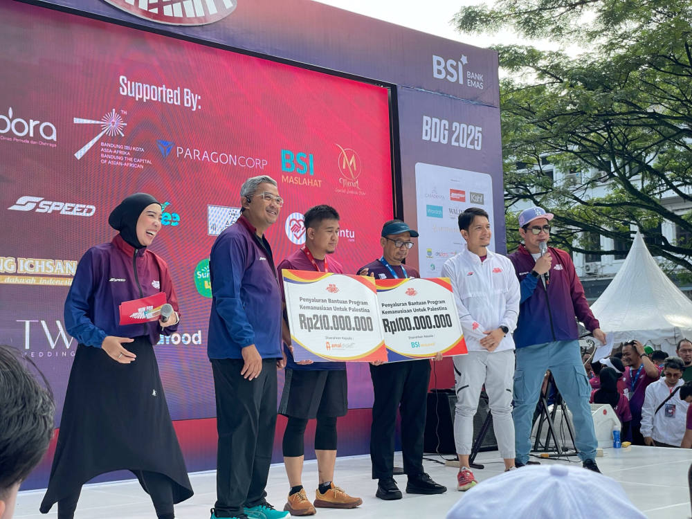 Tetap Membersamai Perjuangan Palestina: BSI Maslahat Turut Berpartisipasi dalam Run For Humanity di Bandung 