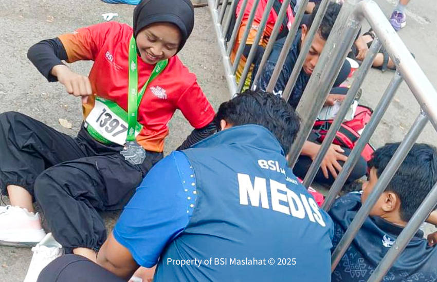 BSI Maslahat Dukung Run For Humanity Solo 2025 dengan Fasilitasi Mobil Musholla  dan Ambulance Beserta Medis 