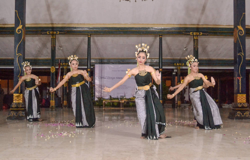 Pagelaran Tari Klasik Jawa di Pendopo Agung Royal Ambarrukmo Yogyakarta, 25 Juni 2019