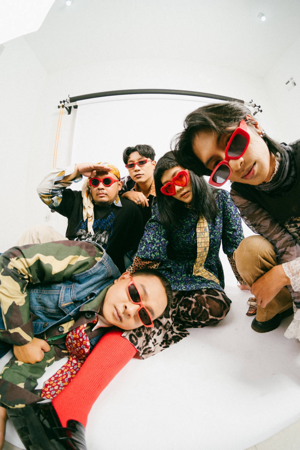 Liar’s Wife Debut EP “All The What Ifs”, Diwarnai Kehadiran Maling Kalcer dan Festival Kontroversial