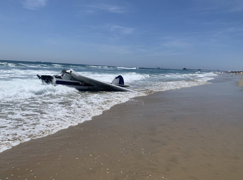 Junior Lifeguards Bantu Selamatkan Pilot Setelah Pesawat Kecil Jatuh ke Laut di Pantai California