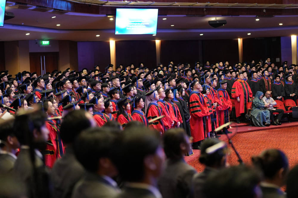 Wisuda UPH 2025: 1.921 Lulusan Diutus untuk Menjadi Pemimpin yang Berintegritas dan Berdampak