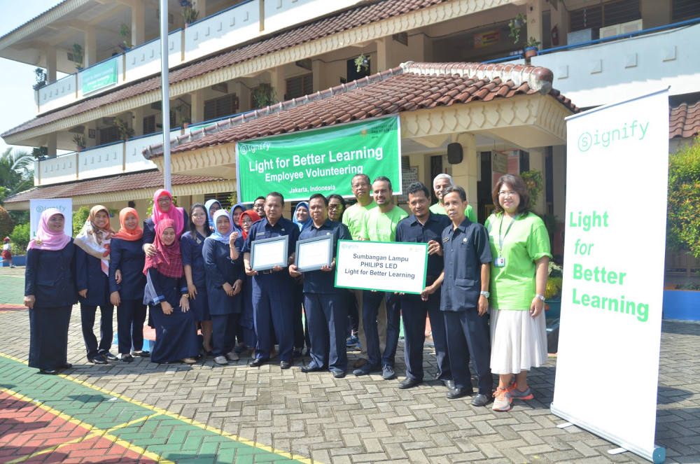 Signify memberikan pencahayaan untuk lingkungan belajar yang lebih baik di dua sekolah dasar