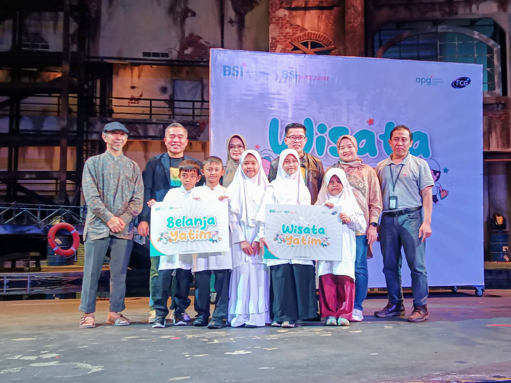 BSI Maslahat Ajak 70 Anak Yatim Dhuafa Berwisata dan Belanja di Trans Studio dan Transmart Cibubur
