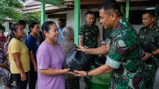 TMMD ke-129 Sukoharjo Beri Edukasi Sehat dan Sembako Warga