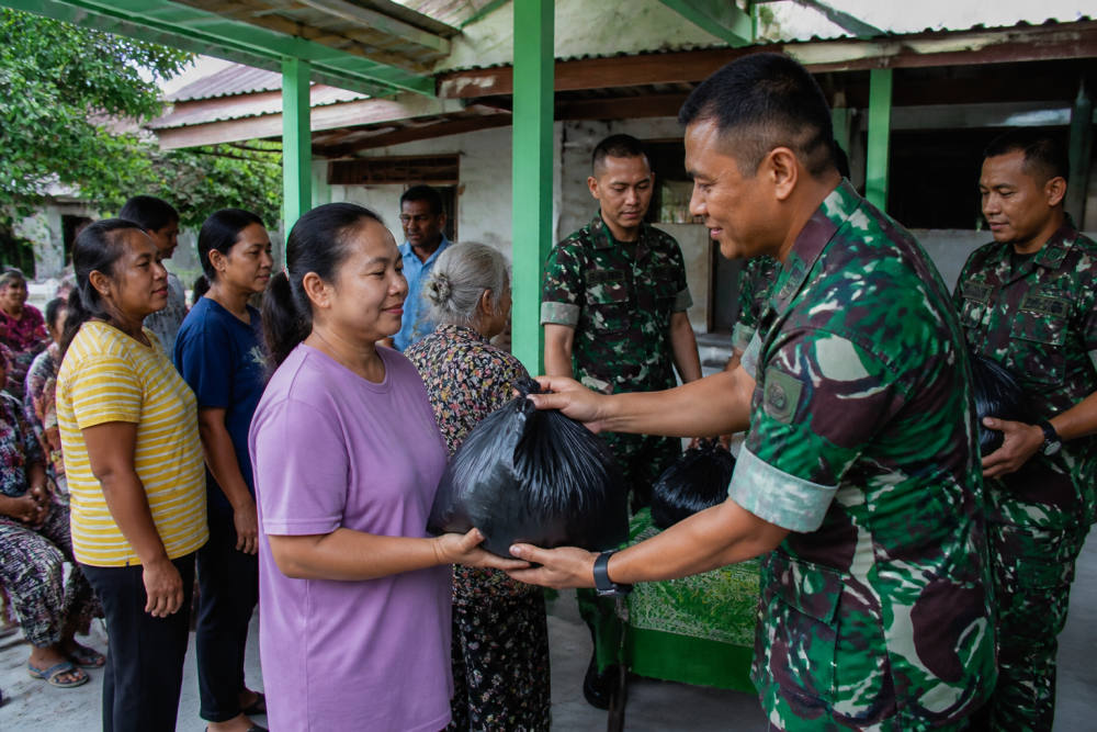 TMMD ke-129 Sukoharjo Beri Edukasi Sehat dan Sembako Warga