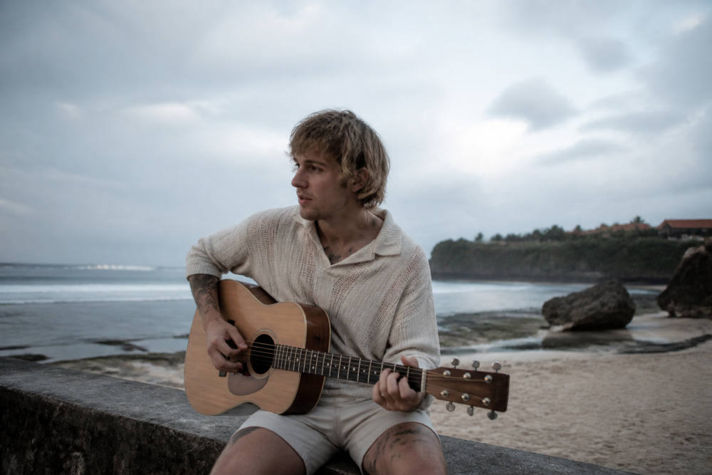 Josh Holmes Buka EP The Bali Sessions Lewat Single Say Yes Josh Holmes Buka EP The Bali Sessions Lewat Single Say Yes