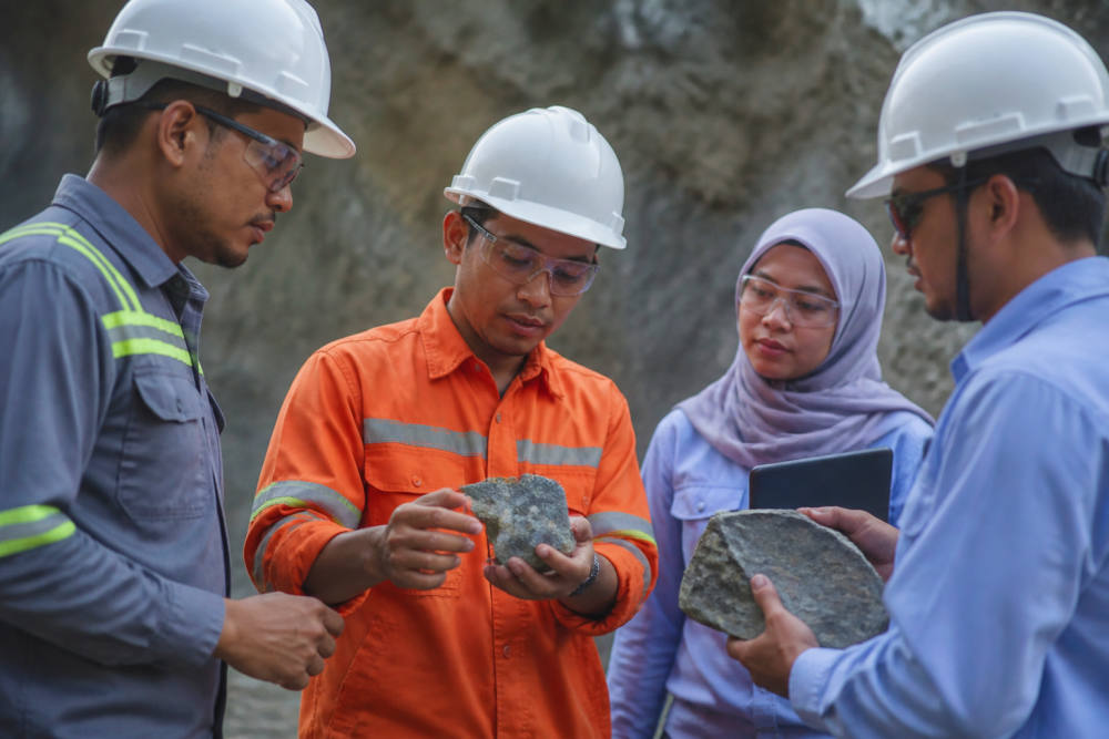 MIND ID Dorong RI Bentuk Cadangan Strategis Mineral Nasional