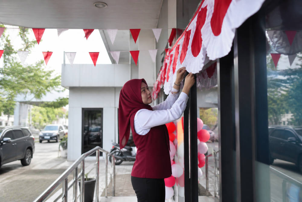 BRI BO Cut Mutiah Rayakan HUT ke-81 RI dengan Dekorasi Merah Putih