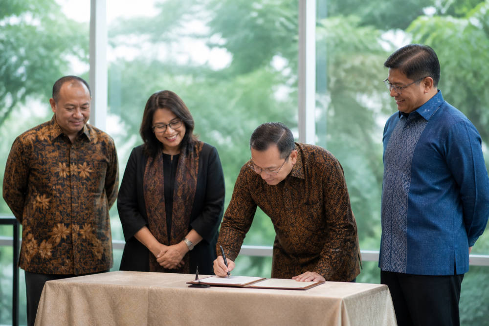 BRI-MI dan ILUNI FEB UI Luncurkan Reksa Dana Syariah Dana Abadi