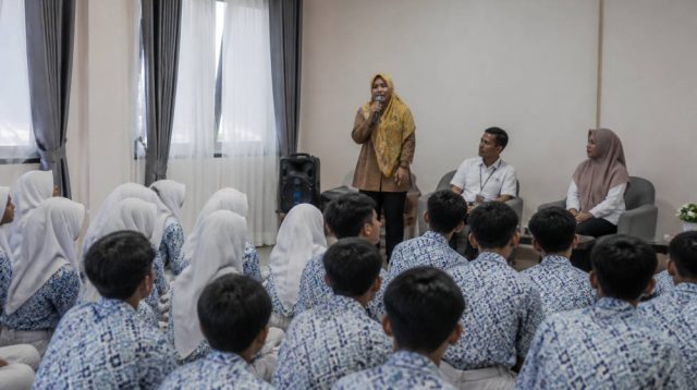 SUCOFINDO Banjarmasin Gelar Sosialisasi HIV/AIDS di Sekolah