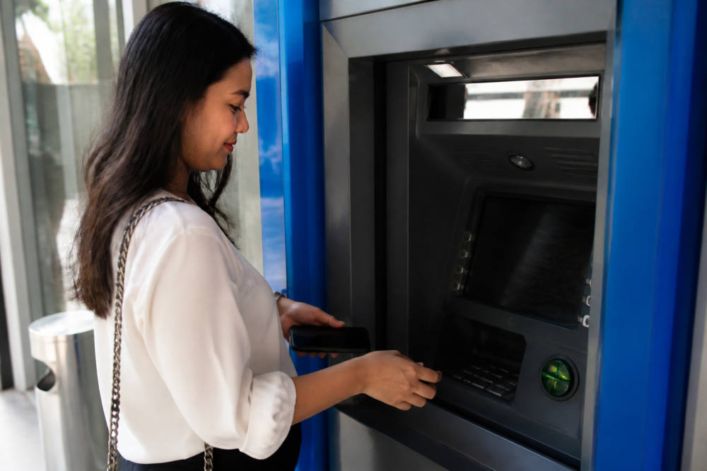 BPR KS Hadirkan Tarik Tunai Tanpa Kartu di ATM BCA