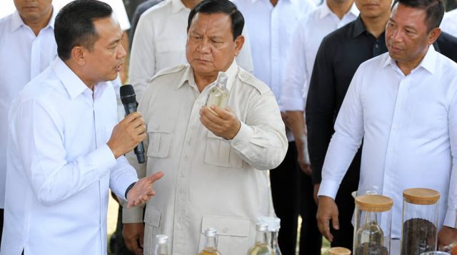 Presiden Prabowo Tinjau Hilirisasi Bioetanol PTPN I di Malang