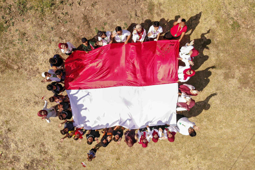 Kibar Merah Putih Sambut Hari Kemerdekaan di Seluruh Penjuru Indonesia