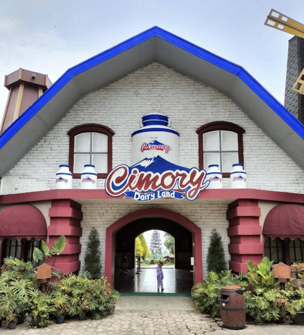 Cimory Dairyland & Resto Prigen Pasuruan: Info & Tips Cimory Dairyland & Resto Prigen Pasuruan: Info & Tips