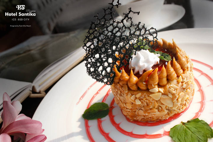 Butternut Cake Hadir di Hotel Santika Premiere ICE – BSD City, Tawarkan Sensasi Kelembutan Selai Kacang Berpadu Dengan Stroberi Segar