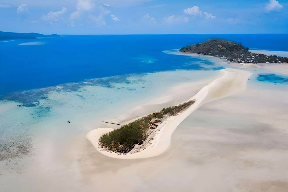 Pulau Bawean, Surga Tersembunyi di Laut Jawa