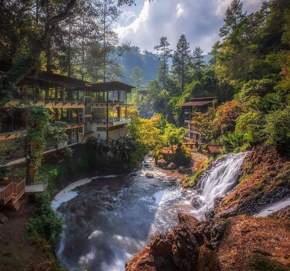 Enjoying Onsen at Maribaya Natural Hot Spring Resort in Lembang Enjoying Onsen at Maribaya Natural Hot Spring Resort in Lembang