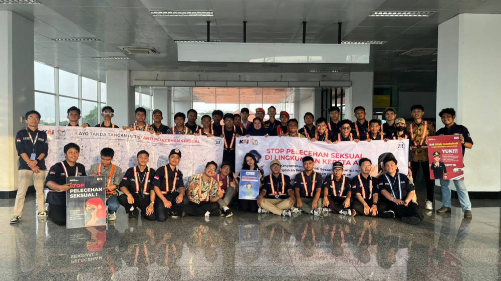 KAI Daop 1 Jakarta Gandeng Komunitas Sadululur Sepoor Gelar Kampanye Anti Pelecehan Seksual di Stasiun Manggarai