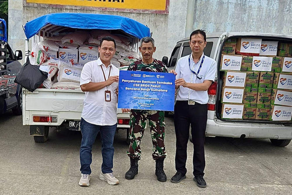 BRI Danareksa Sekuritas Salurkan Bantuan Paket Sembako untuk Dukung Pemulihan Masyarakat Terdampak Banjir Sumatra