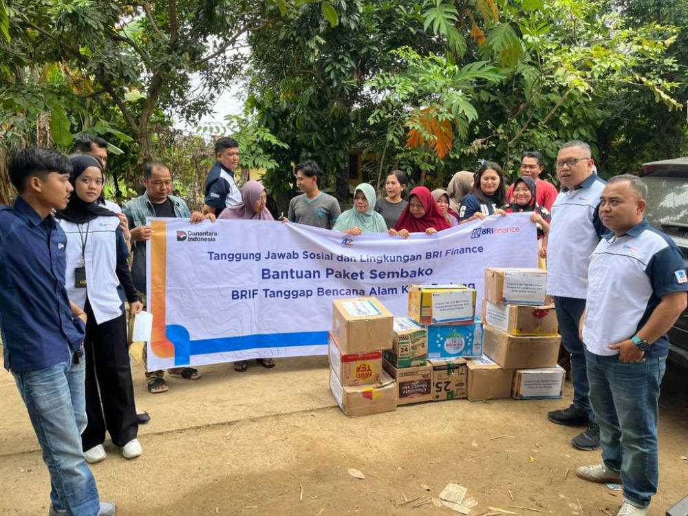Tanggap Darurat Banjir, BRI Finance Berikan Dukungan Langsung untuk Warga Padang