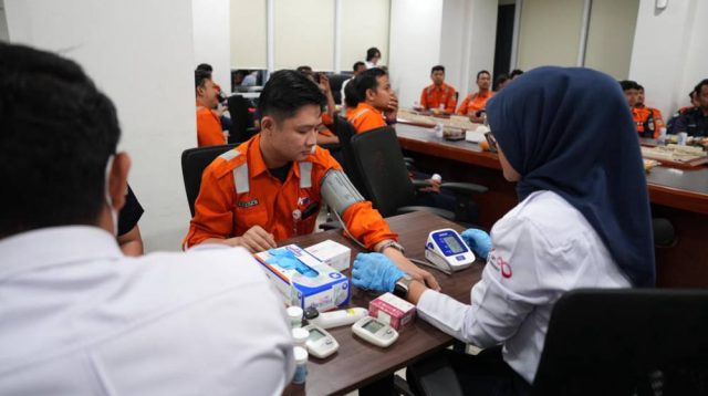 LRT Jabodebek Jaga Kesehatan Petugas Shift Malam