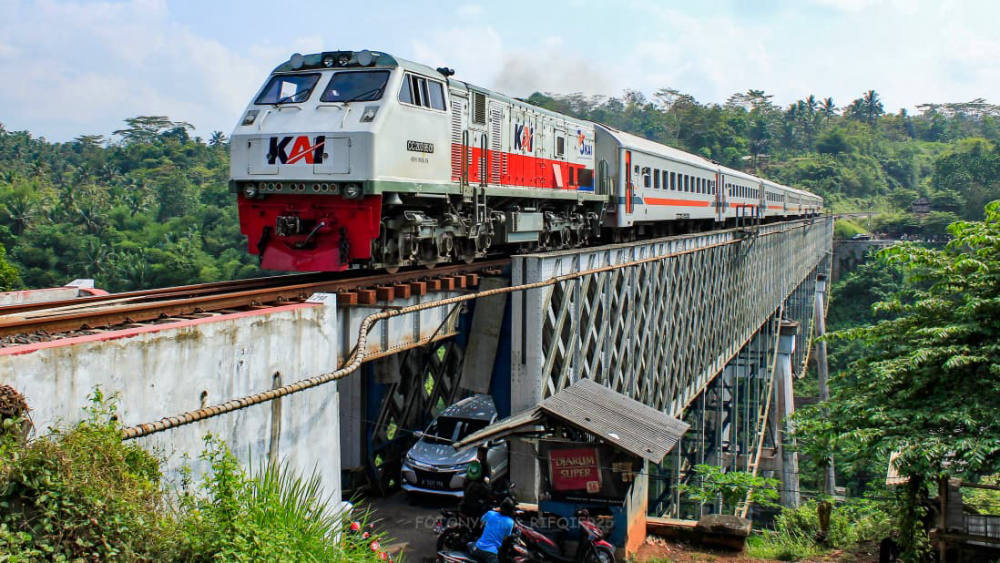 Baut Papan Jembatan Cirahong Hilang, KAI Bergerak Cepat Perbaiki