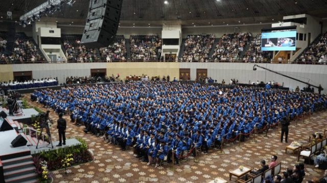 Angkatan Pertama BINUS @Semarang Resmi Diwisuda