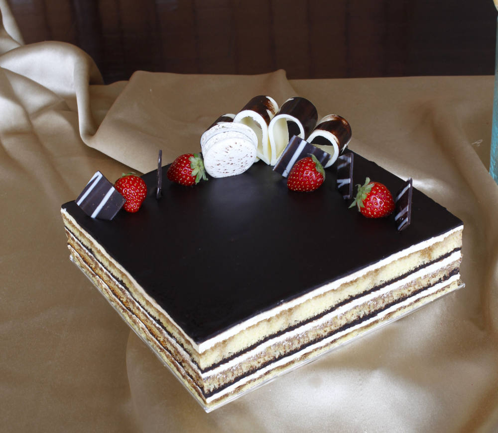 Keistimewaan Dalam Lapisan Kue Untuk Setiap Momen di Santika Premiere ICE BSD