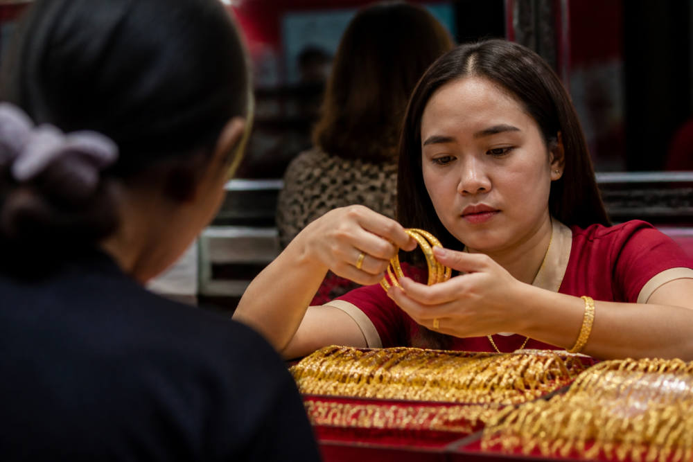 XAUUSD Tertahan di 4.355, Harga Emas Berisiko Turun ke 4.223