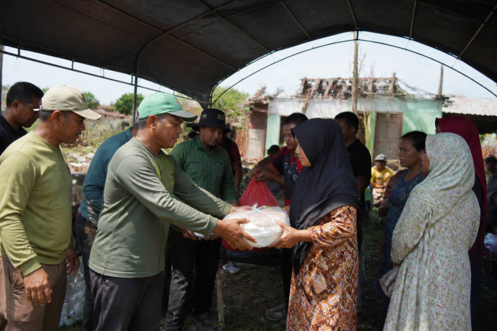 PTPN IV Salurkan Bantuan Korban Puting Beliung di Serdang Bedagai