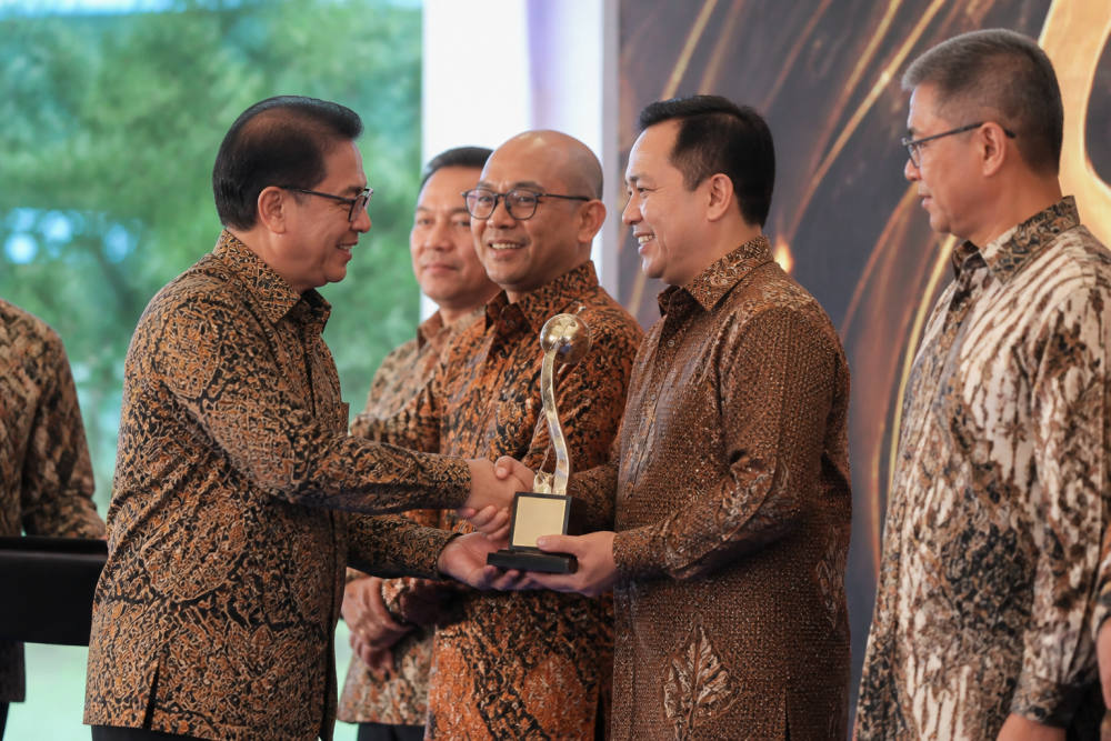 MIND ID Raih Penghargaan Investasi Tambang Strategis 2026 MIND ID Raih Penghargaan Investasi Tambang Strategis 2026