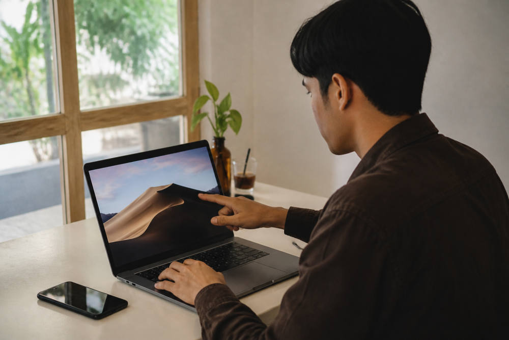 MacBook Pro Layar Sentuh: Bocoran Acara Apple 28 Oktober 2026