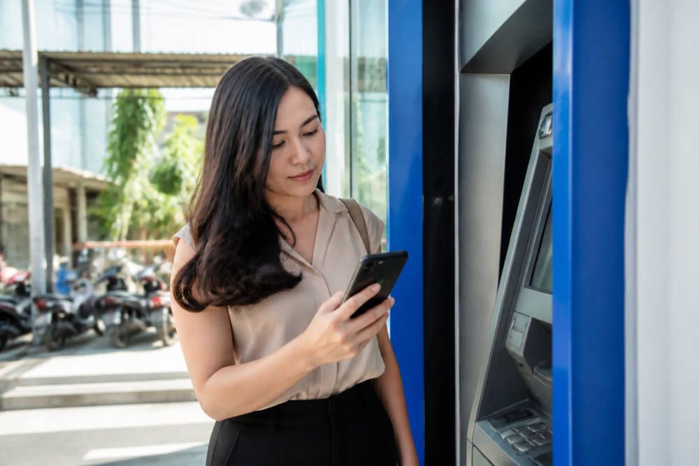 Cara Tarik Tunai Tanpa Kartu ATM BCA, BRI, Mandiri, BNI