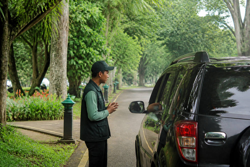 Harga Tiket Kebun Raya Bogor 2026: Mobil Boleh Masuk?