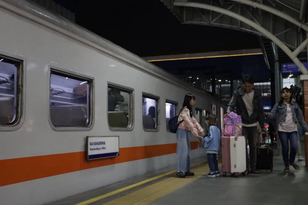 KA Sangkuriang Favorit Penumpang Kuartal III 2026, Okupansi 240% KA Sangkuriang Favorit Penumpang Kuartal III 2026, Okupansi 240%