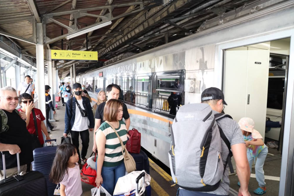 KAI Daop 2 Bandung Layani 56 Ribu Wisatawan Asing di 2026
